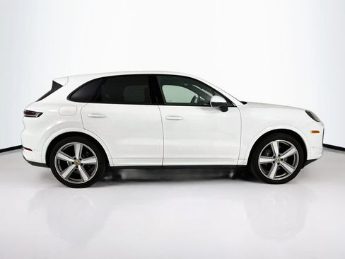 Certified 2024 Porsche Cayenne AWD/4WD image 8