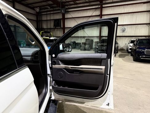 Used 2020 Ford Expedition Max Limited w/ Equipment Group 301A AWD/4WD image 24