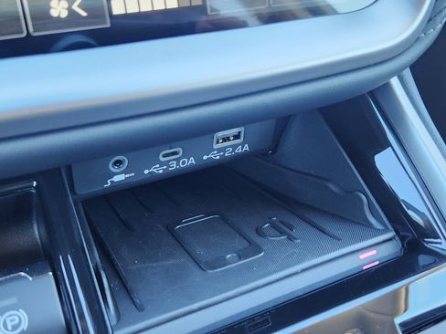 Used 2025 Subaru Outback Touring XT image 36