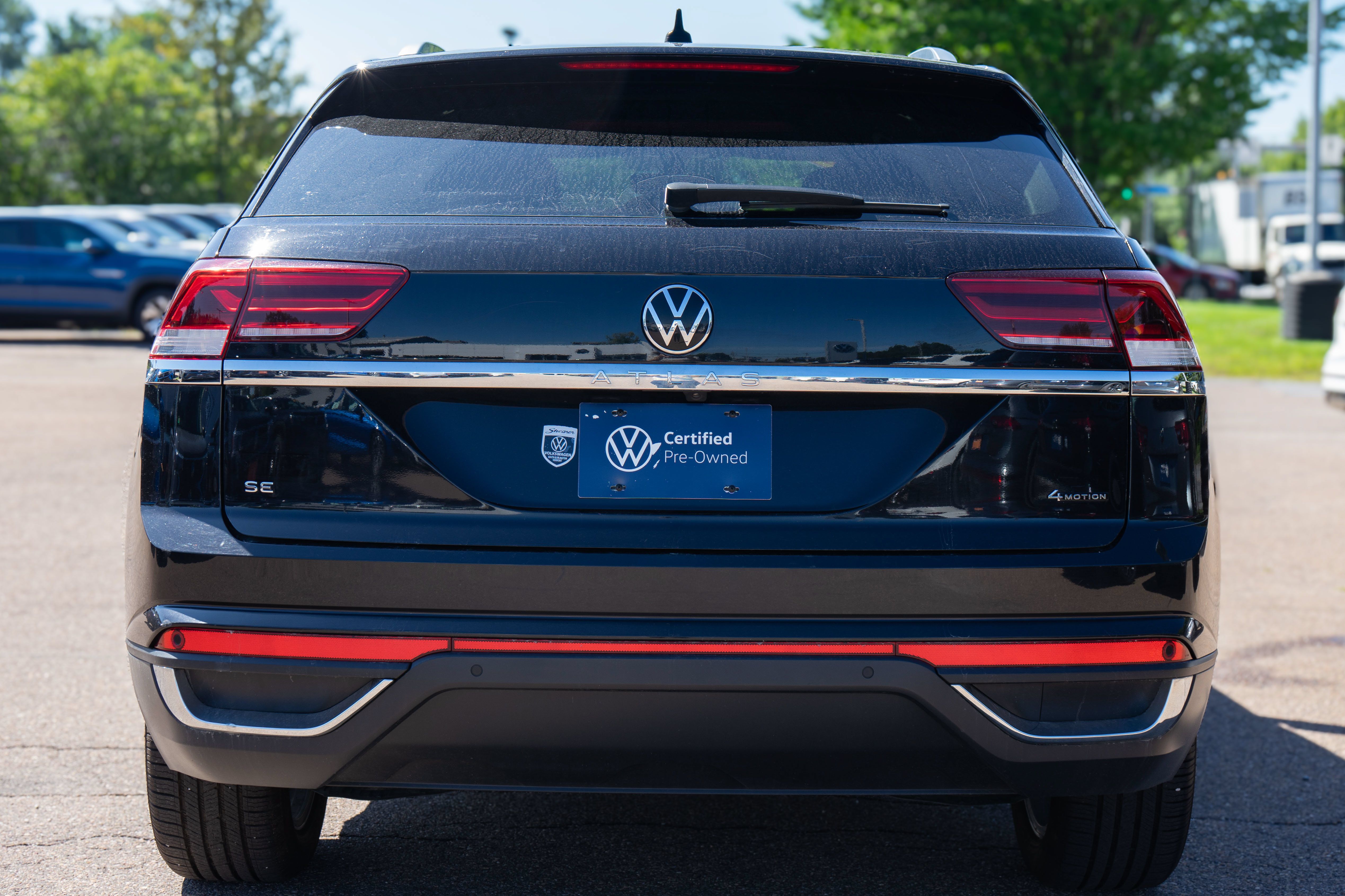 Certified 2023 Volkswagen Atlas Cross Sport SE w/ Panoramic Sunroof Package AWD/4WD image 5