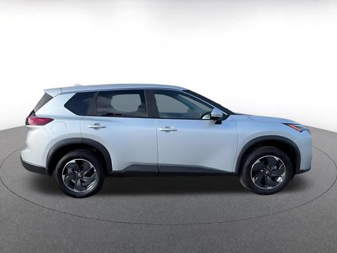 Used 2025 Nissan Rogue SV FWD image 16