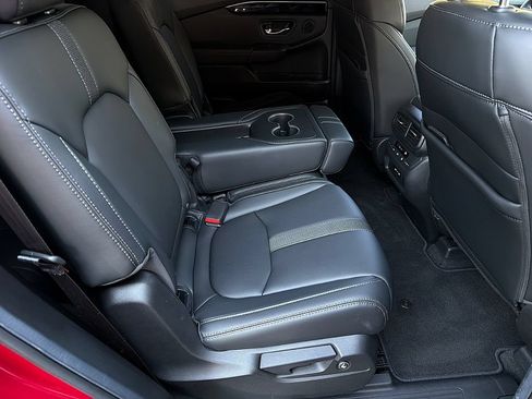 Used 2025 Honda Pilot Touring image 30