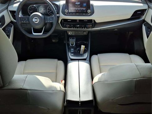 Used 2022 Nissan Rogue SV w/ SV Premium Package FWD image 11