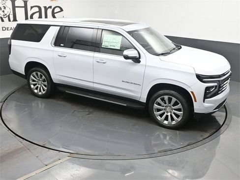 New 2026 Chevrolet Suburban Premier image 17