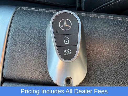 Used 2024 Mercedes-Benz GLC 300 4MATIC image 23