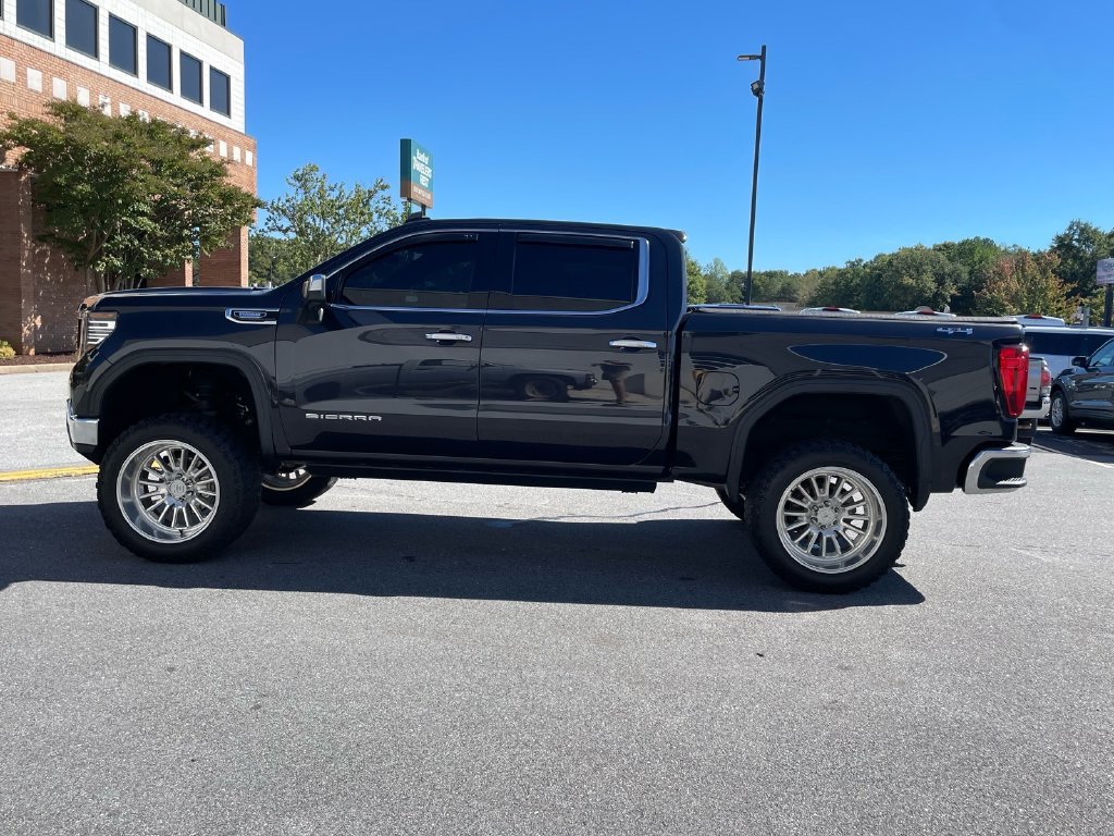 Used 2022 GMC Sierra 1500 SLT w/ SLT Premium Plus Package AWD/4WD image 7