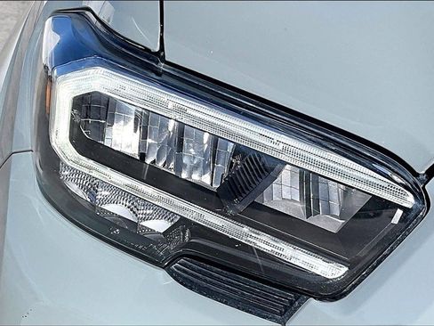 Used 2023 Toyota Tacoma TRD Off-Road image 31