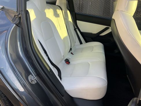 Used 2018 Tesla Model 3 Long Range image 12