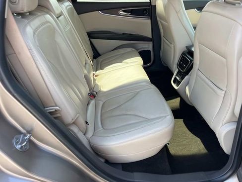 Used 2020 Lincoln Nautilus Reserve FWD image 24