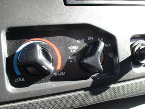 Used 2010 Ford E-350 and Econoline 350 Extended Super Duty image 22