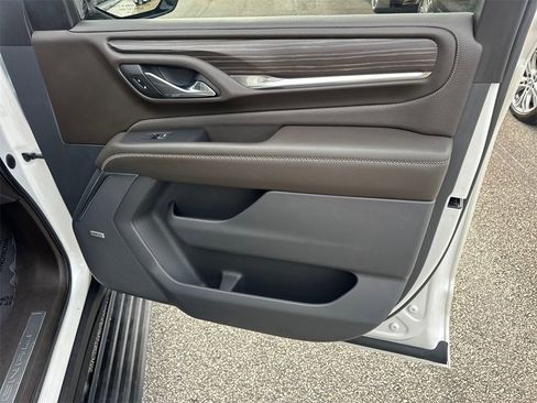 Used 2021 GMC Yukon Denali w/ LPO, Illumination Package image 14
