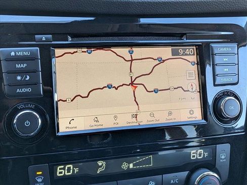 Used 2020 Nissan Rogue SV w/ Premium Package image 3