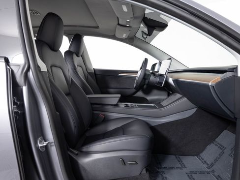 Used 2025 Tesla Model Y Long Range image 27