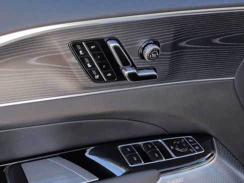 Used 2026 Cadillac Lyriq Premium Sport AWD/4WD image 15