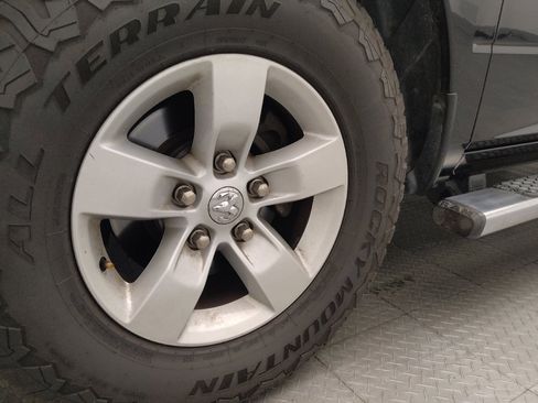 Used 2018 RAM 1500 Classic SLT RWD image 31