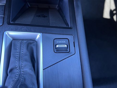 Certified 2025 Nissan Kicks SV w/ SV Premium Package image 18