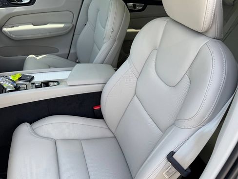 New 2026 Volvo XC60 B5 Ultra w/ Protection Package Premier AWD/4WD image 19