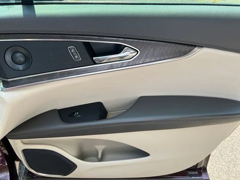 Used 2019 Lincoln Nautilus Reserve AWD/4WD image 16