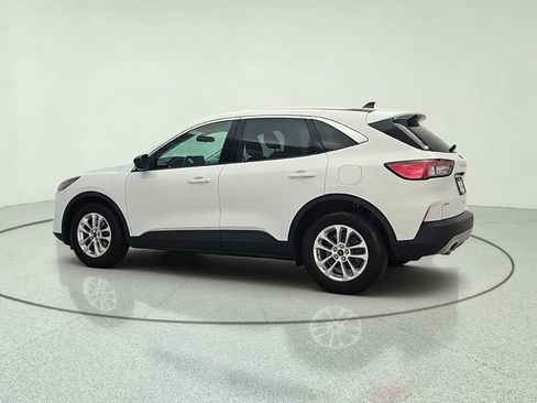 Used 2022 Ford Escape SE FWD image 4