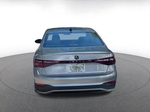 Used 2025 Volkswagen Jetta SE image 12
