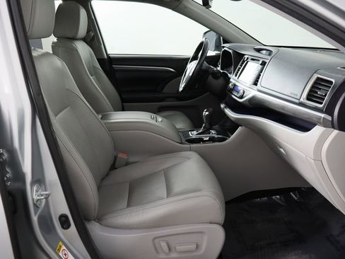 Used 2017 Toyota Highlander Limited Platinum image 20