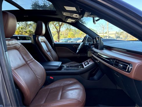 Used 2023 Lincoln Aviator Reserve w/ Equipment Group 201A image 12