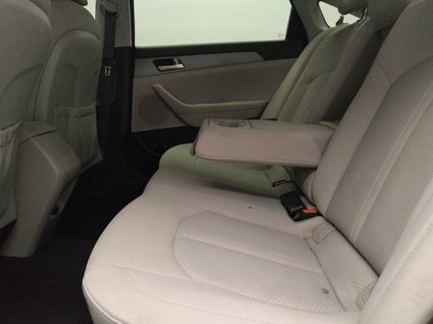 Used 2017 Hyundai Sonata SE FWD image 18