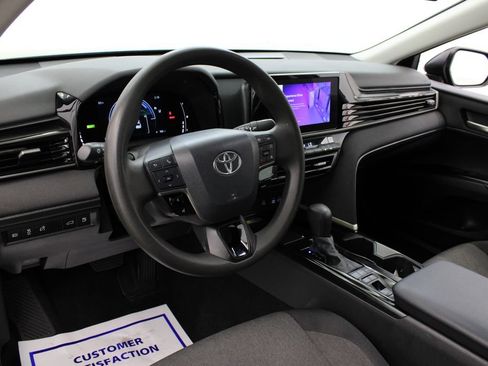 Used 2025 Toyota Camry LE FWD image 15