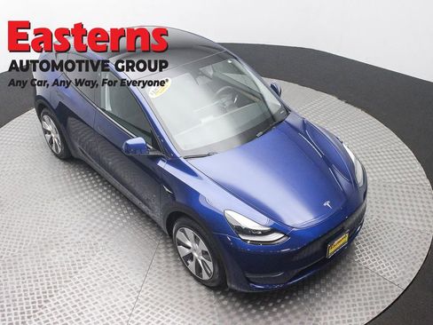 Used 2023 Tesla Model Y Long Range AWD/4WD image 3