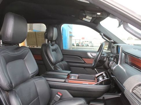 Used 2020 Lincoln Navigator 2WD image 17