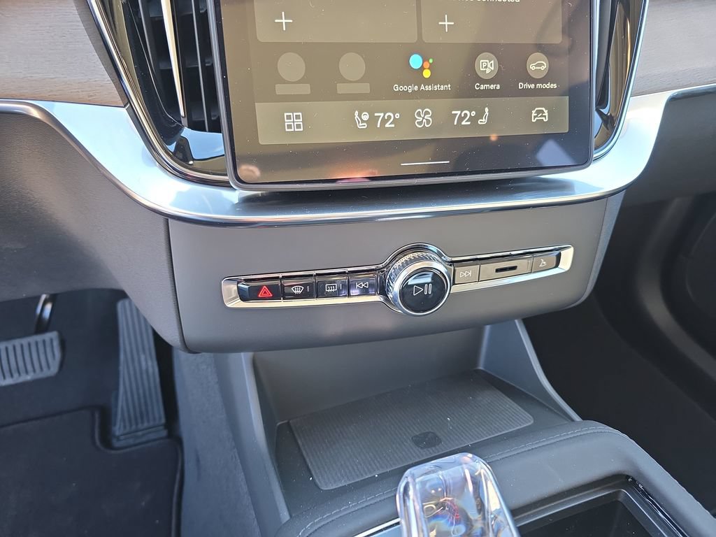 Used 2026 Volvo XC90 B6 Plus w/ Protection Package Premier AWD/4WD image 16