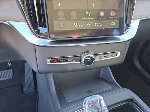 Used 2026 Volvo XC90 B6 Plus w/ Protection Package Premier AWD/4WD image 16