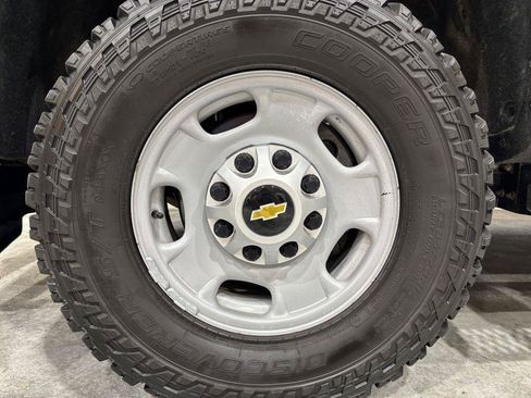 Used 2018 Chevrolet Silverado 2500 W/T w/ Snow Plow Prep Package AWD/4WD image 26
