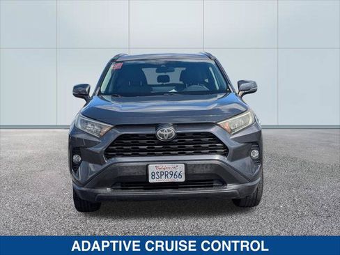 Used 2019 Toyota RAV4 XLE FWD image 8