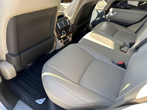 Used 2020 Land Rover Range Rover HSE image 21