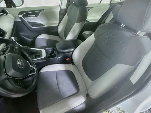 Used 2019 Toyota RAV4 XLE w/ Convenience Package AWD/4WD image 13