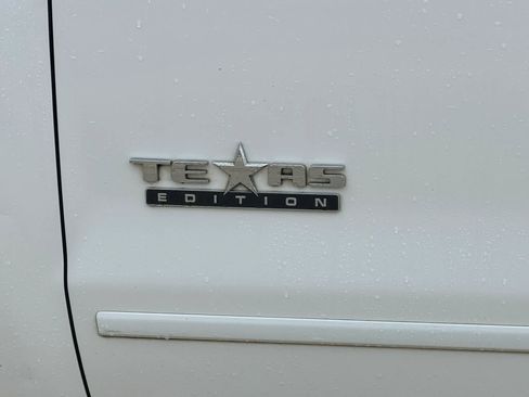 Used 2018 Chevrolet Silverado 1500 LT w/ Texas Edition AWD/4WD image 11