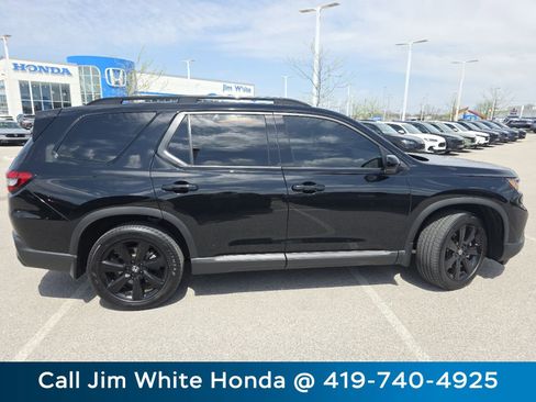 Certified 2025 Honda Pilot Black Edition image 20
