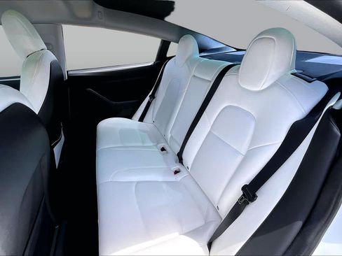 Used 2021 Tesla Model 3 Standard Range Plus RWD image 18