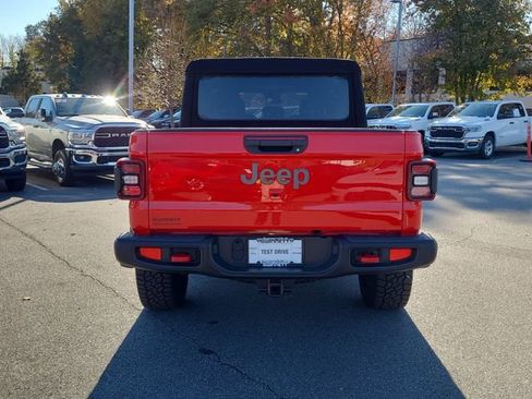 Used 2024 Jeep Gladiator Rubicon w/ Technology Group image 25