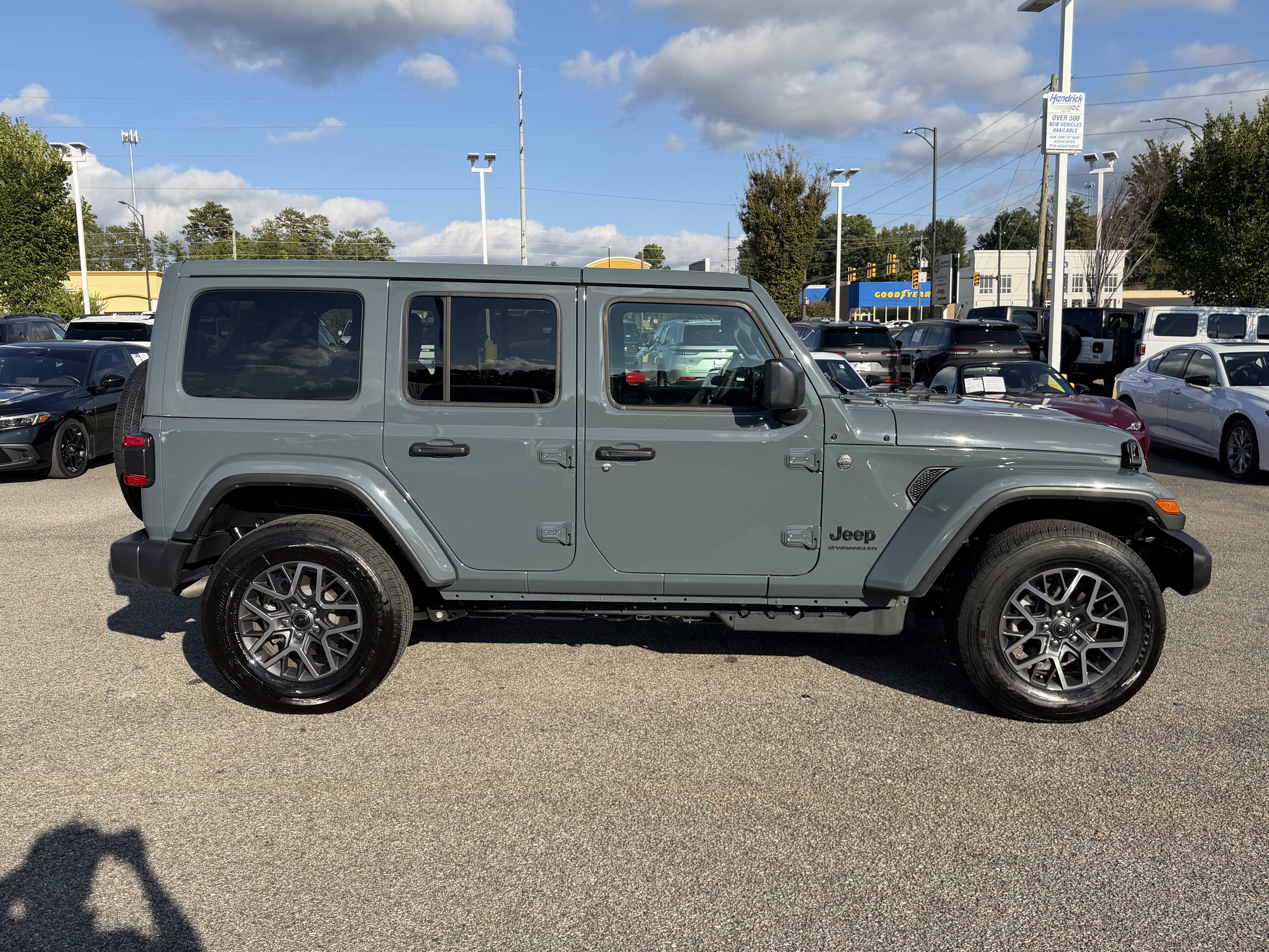 Used 2026 Jeep Wrangler Unlimited Sahara AWD/4WD image 11