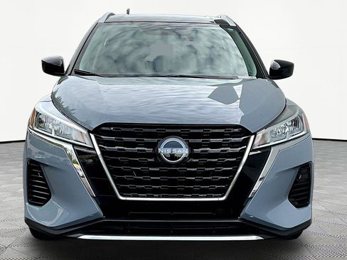 Used 2023 Nissan Kicks SV FWD image 2