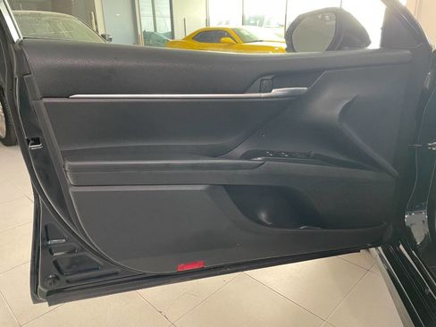 Used 2020 Toyota Camry SE image 13