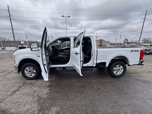 Used 2025 Ford F250 XLT w/ FX4 Off-Road Package image 4