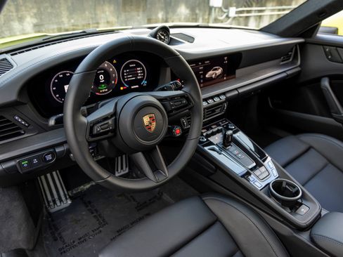 Certified 2025 Porsche 911 Carrera 4 GTS AWD/4WD image 4
