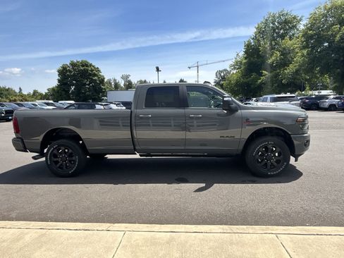 New 2026 RAM 3500 Laramie AWD/4WD image 6