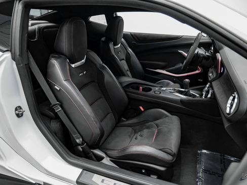 Used 2022 Chevrolet Camaro ZL1 image 42