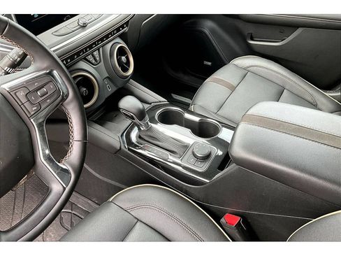 Used 2023 Chevrolet Blazer Premier w/ Enhanced Convenience Package AWD/4WD image 25