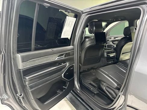 Used 2022 Jeep Wagoneer Series II w/ Convenience Group I AWD/4WD image 28
