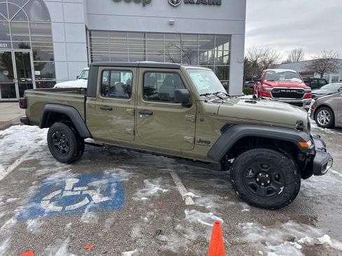 New 2026 Jeep Gladiator Sport image 43